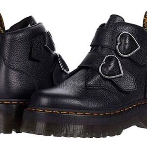 Dr.martens black Devon heart boot Womens 8